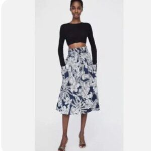 Zara Navy and White Floral Midi Skirt Pockets Cotton Size M